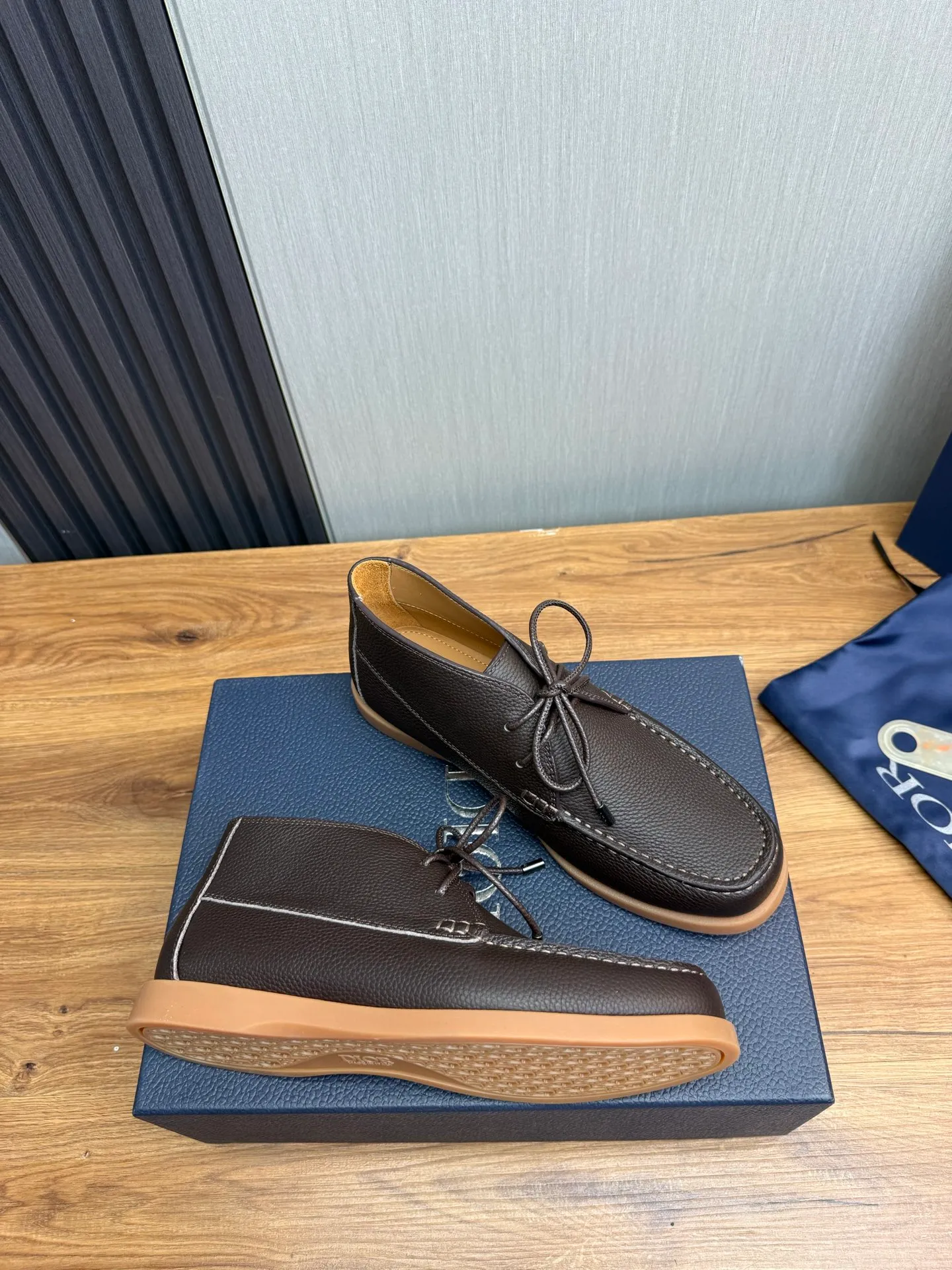 Factory price 620💰 [Dior] Men’s official website na hot sale🔥Imported cowhide + cowhide lining. Original rubber wear-resistant outsole. High quality shipment ⬆️Code number 38-44, (45 customized)